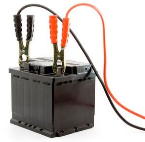 Esta bater�a es lo que se puede palpar debajo de la piel del pecho